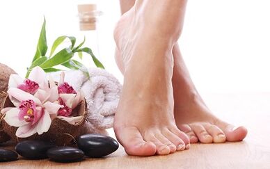 How and how to treat fungi on the nails of your legs