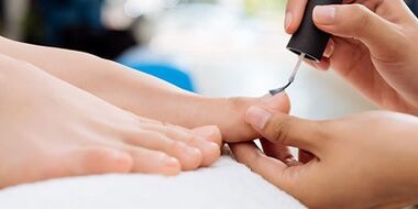 Clean paint for treating nail fungi