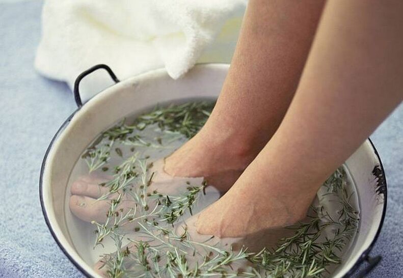 Herbal Decoction Bath for Toenail Fungus Treatment